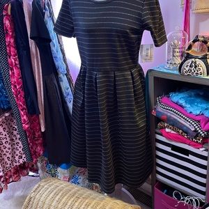 Lularoe size xl amelia black striped dress